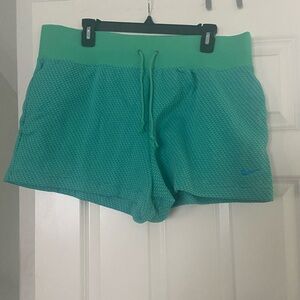 Nike Loose Fit High Rise shorts XL